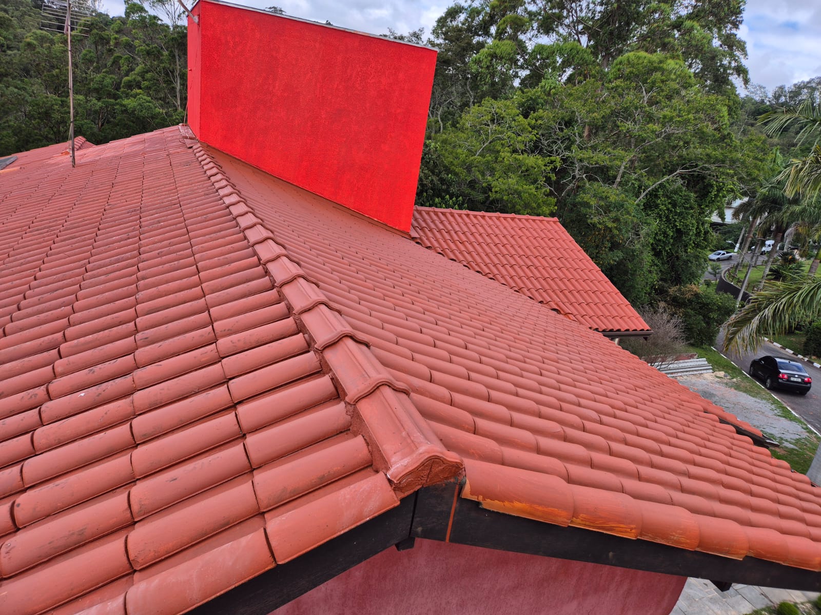 Pintura de telhado residencial